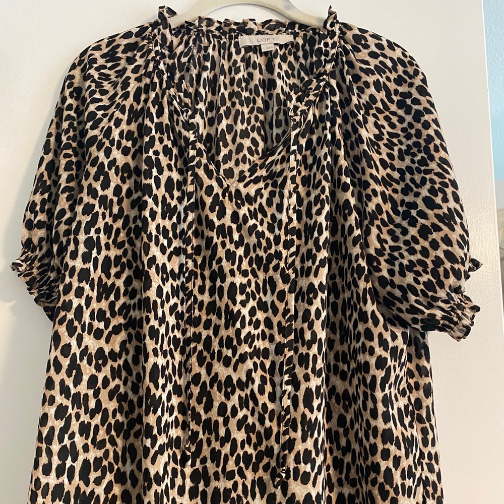 Loft short sleeve leopard blouse large